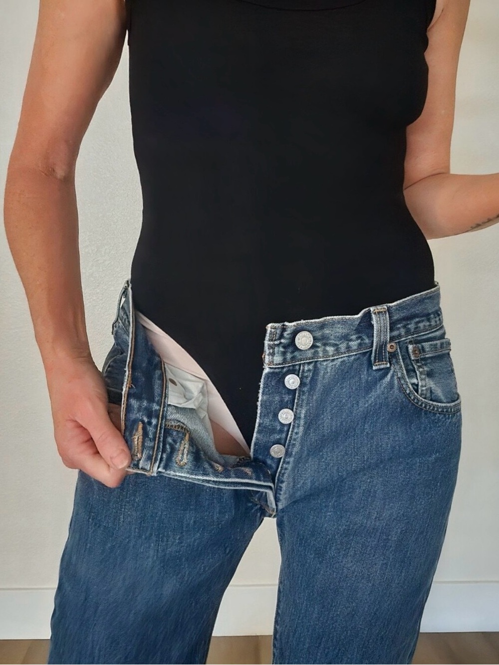 Vintage/Y2K Levi’s 501 Button Fly Straight-Leg Naturally Distressed Jeans